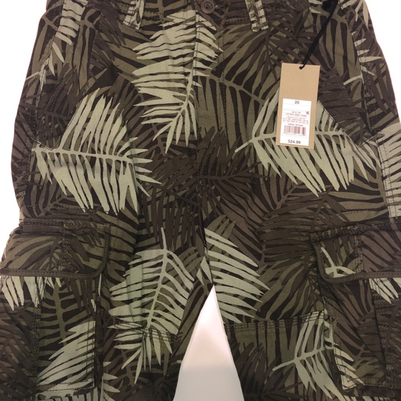 Men's Late Night Green Cargo Shorts - Size 36 & 28 - Picture 5 of 7